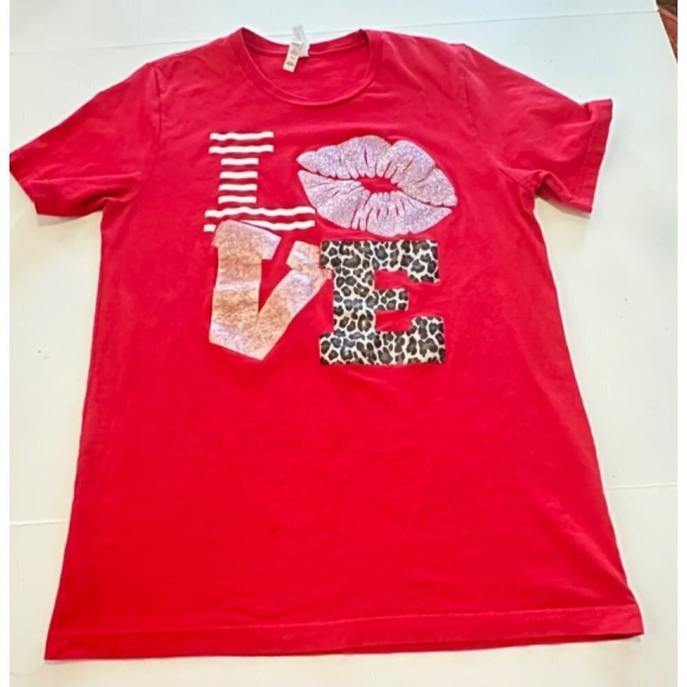 Canvas Bella Love Leopard Valentine's Day Kissing Lips Holiday T-shirt Large